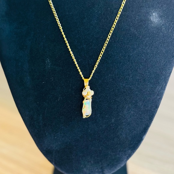 Enchanting Mini Opal Necklace - Picture 9 of 11